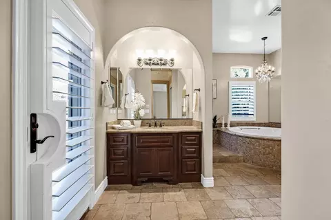 Bath - 2188 Mclean Pl, Livermore, CA 94550 photo 2 of 10