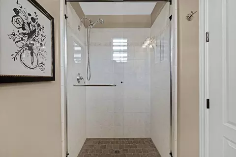 Bath - 2188 Mclean Pl, Livermore, CA 94550 photo 6 of 10