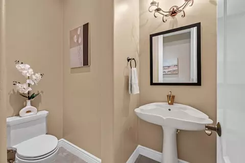 Bath - 2188 Mclean Pl, Livermore, CA 94550 photo 9 of 10