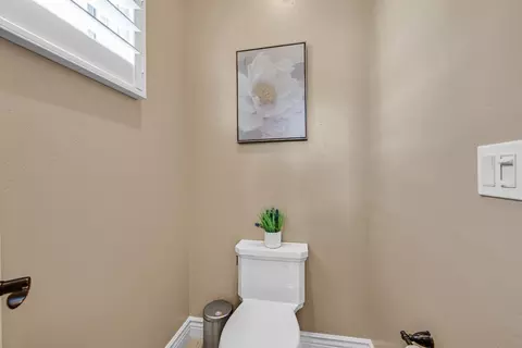 Bath - 2188 Mclean Pl, Livermore, CA 94550 photo 4 of 10