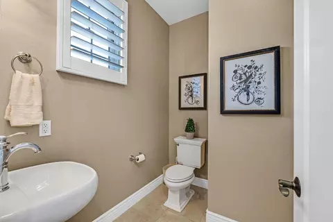 Bath - 2188 Mclean Pl, Livermore, CA 94550 photo 5 of 10