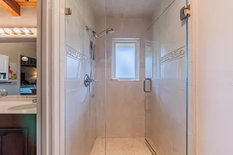Bath - 11763 Augusta Dr, Salinas, CA 93906 photo 2 of 4