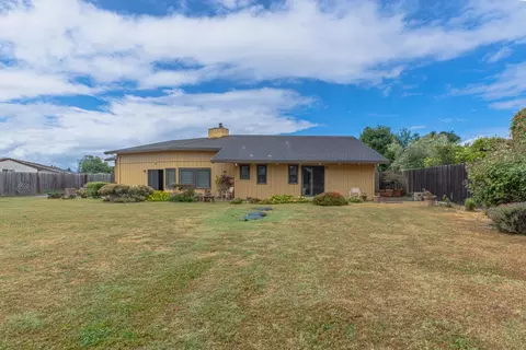 Exterior - 11763 Augusta Dr, Salinas, CA 93906 photo 6 of 8