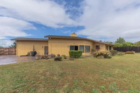 Exterior - 11763 Augusta Dr, Salinas, CA 93906 photo 7 of 8