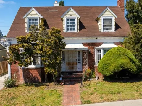 2725 Inyo Ave, Oakland, CA 94601