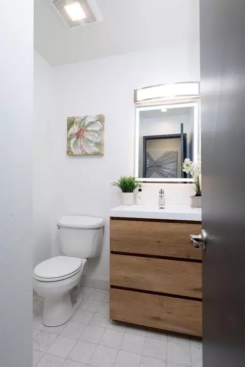 Bath - 3 Yellowstone Way, Pacifica, CA 94044 photo 1 of 3