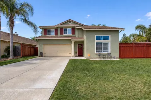 1500 Mimosa St, Hollister, CA 95023