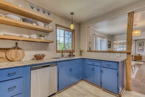 Kitchen - 431 West St, Salinas, CA 93901 photo 2 of 3