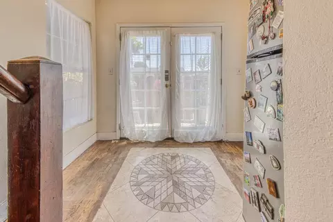 Entry Way - 431 West St, Salinas, CA 93901 photo 4 of 5