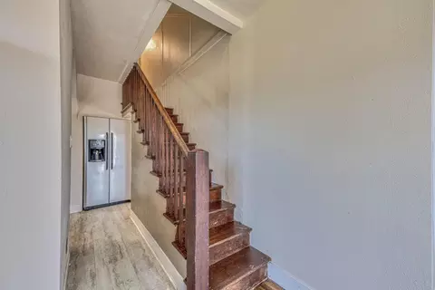 Entry Way - 431 West St, Salinas, CA 93901 photo 5 of 5
