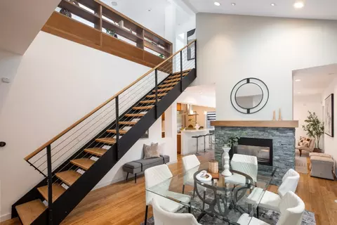 2161 Valparaiso Ave, Menlo Park, CA 94025