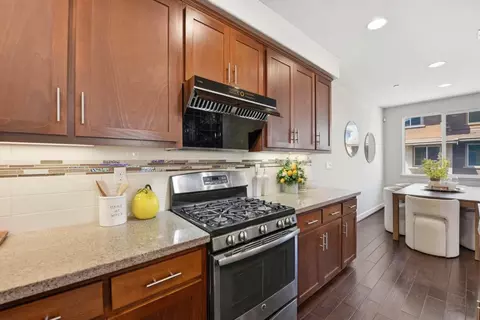 Kitchen - 180 Currlin Cir, Milpitas, CA 95035 photo 4 of 6