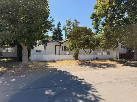 1505 Victoria Dr, Modesto, CA 95351