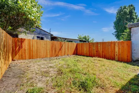 Exterior - 652 2nd St, Richmond, CA 94801 photo 2 of 5