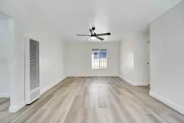 Living - 652 2nd St, Richmond, CA 94801 photo 2 of 2