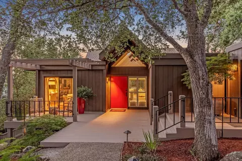 5 Sandstone St, Portola Valley, CA 94028