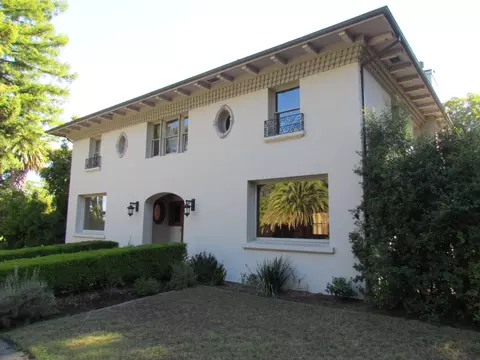 2077 Forest View Ave, Hillsborough, CA 94010