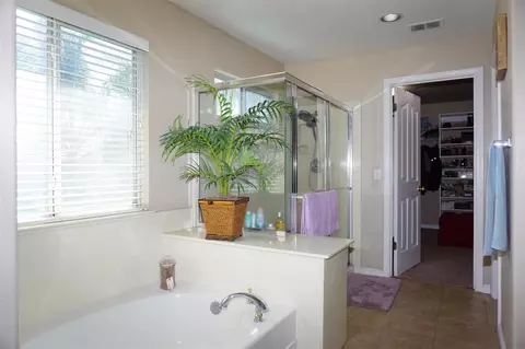 Bath - 9402 Rodeo Dr, Gilroy, CA 95020 photo 2 of 2