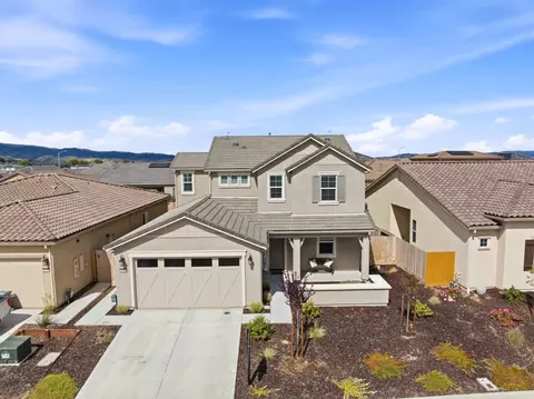 1196 Wildrose Dr, Hollister, CA 95023