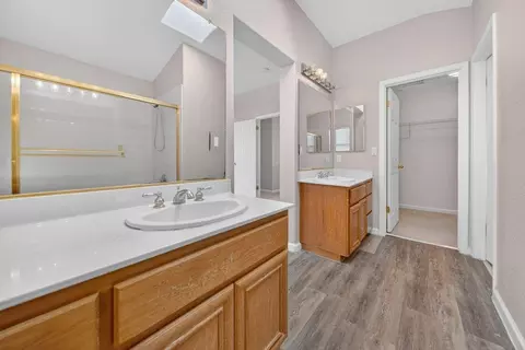Bath - Riesling Way, Salinas, CA 93906 photo 6 of 7
