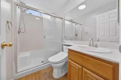 Bath - Riesling Way, Salinas, CA 93906 photo 5 of 7
