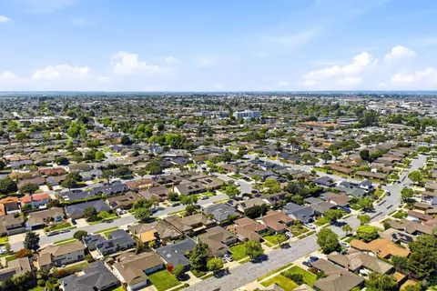 View/Area - 31 La Mirada Ct, Salinas, CA 93901 photo 3 of 5