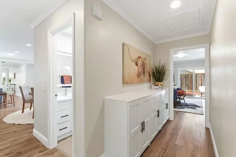 Entry Way - 31 La Mirada Ct, Salinas, CA 93901 photo 2 of 3