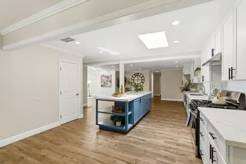 Kitchen - 31 La Mirada Ct, Salinas, CA 93901 photo 4 of 5