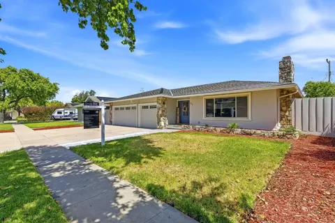 Exterior - 31 La Mirada Ct, Salinas, CA 93901 photo 5 of 10