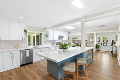 Kitchen - 31 La Mirada Ct, Salinas, CA 93901 photo 5 of 5