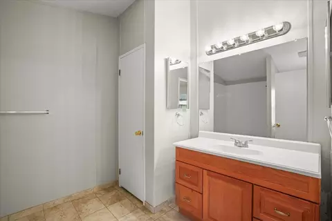 Bath - Godfrey Ave, Gilroy, CA 95020 photo 8 of 9