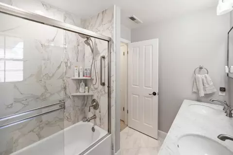 Bath - 14390 Mountain Quail Rd, Salinas, CA 93908 photo 8 of 9