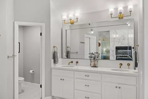 Bath - 14390 Mountain Quail Rd, Salinas, CA 93908 photo 4 of 9