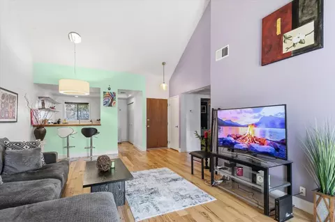 2261 Summerton Dr, San Jose, CA 95122