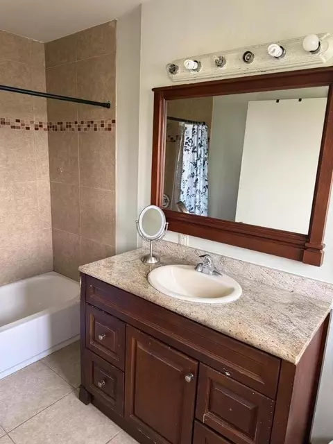 Bath - 3352 Michael Dr, Marina, CA 93933 photo 3 of 5