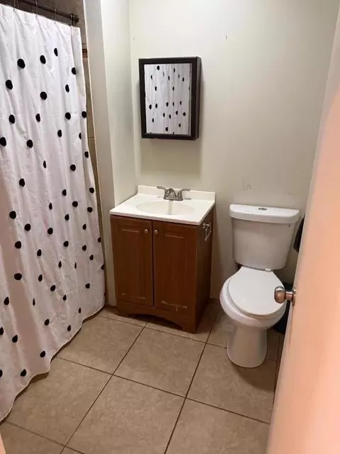Bath - 3352 Michael Dr, Marina, CA 93933 photo 1 of 5