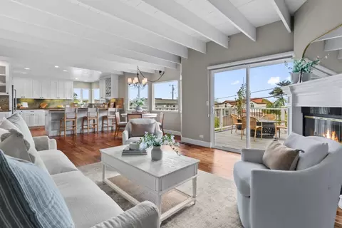 Living - 523 Middlefield Dr, Aptos, CA 95003 photo 5 of 8