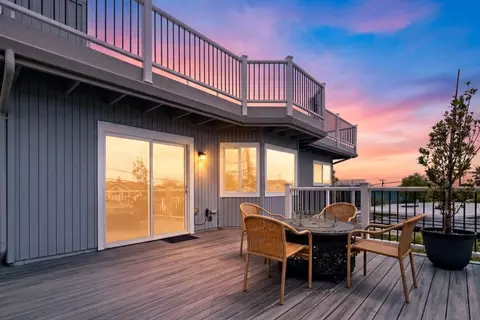 Exterior - 523 Middlefield Dr, Aptos, CA 95003 photo 2 of 15