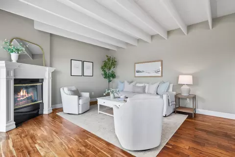 Living - 523 Middlefield Dr, Aptos, CA 95003 photo 3 of 8
