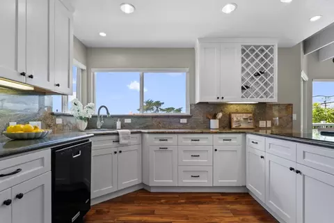 Kitchen - 523 Middlefield Dr, Aptos, CA 95003 photo 4 of 5