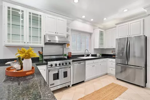 Kitchen - 85 Clarendon Rd, Pacifica, CA 94044 photo 2 of 4