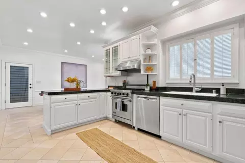 Kitchen - 85 Clarendon Rd, Pacifica, CA 94044 photo 3 of 4
