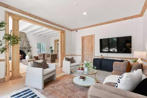 Living - 85 Clarendon Rd, Pacifica, CA 94044 photo 6 of 7