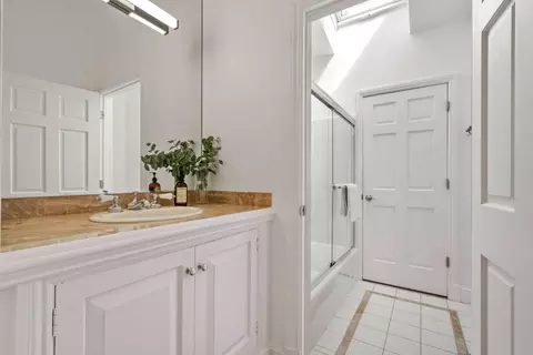 Bath - 85 Clarendon Rd, Pacifica, CA 94044 photo 5 of 5