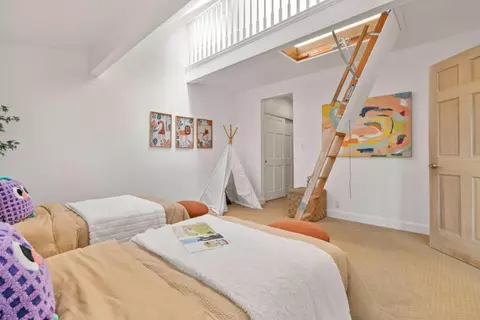 Bedroom - 85 Clarendon Rd, Pacifica, CA 94044 photo 8 of 10