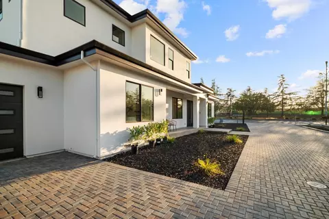 Exterior - 10476 S Stelling Rd, Cupertino, CA 95014 photo 7 of 8