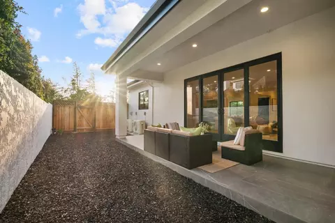 Exterior - 10476 S Stelling Rd, Cupertino, CA 95014 photo 3 of 8