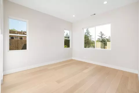 Bedroom - 10476 S Stelling Rd, Cupertino, CA 95014 photo 6 of 6