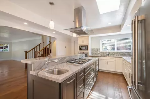631 Riverside Ave, Santa Cruz, CA 95060