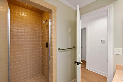Bath - 25399 Markham Ln, Salinas, CA 93908 photo 4 of 6